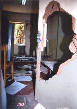 صحنه تخريب اتاق دانشجويان