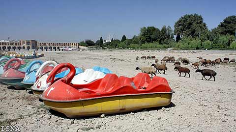 تصاویر: روزگار سخت زاینده رود اصفهان