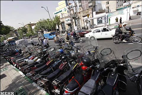 تصاویر: موتورسواران بازار تهران