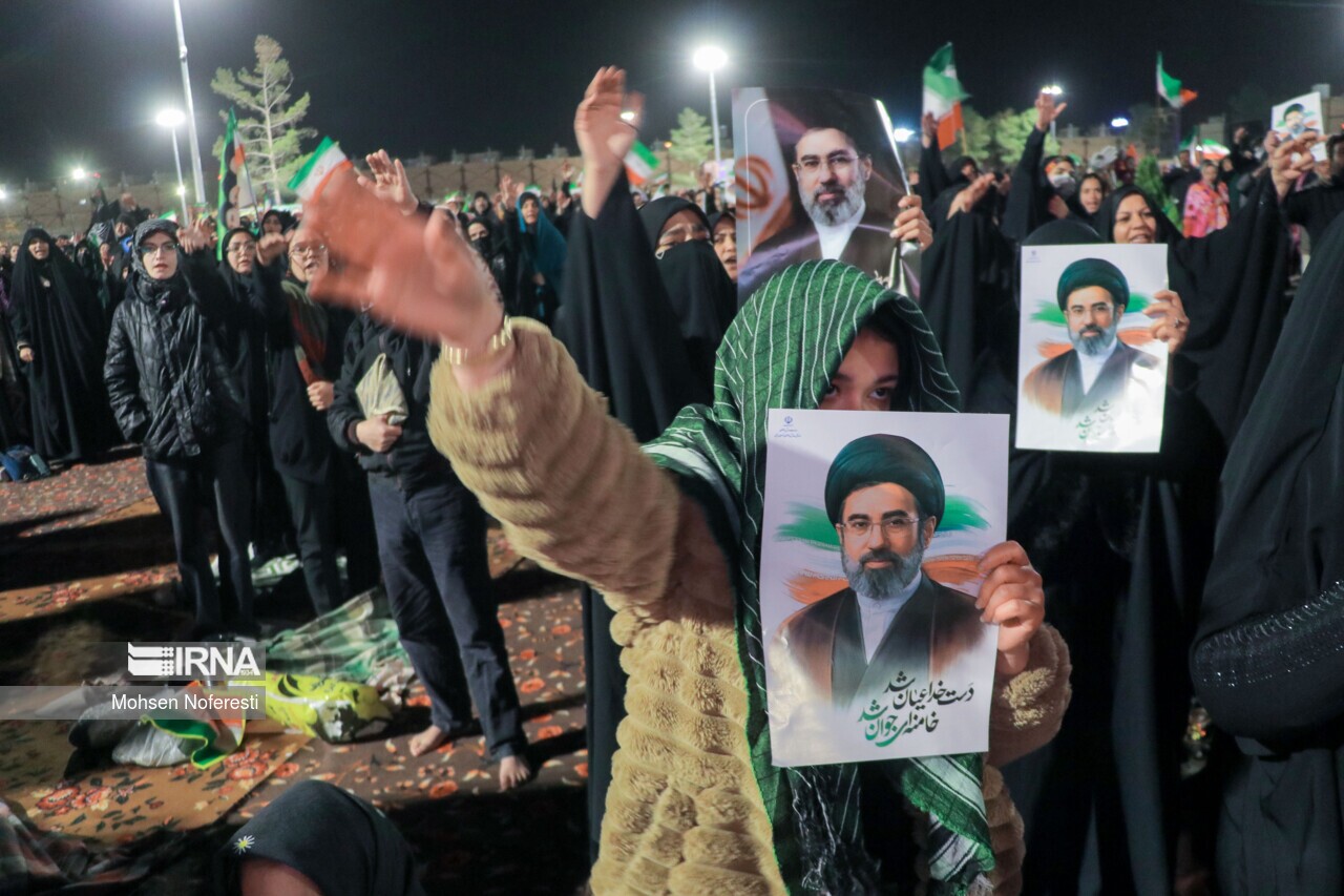 روزچهاردهم/اجرای موج ۴۲ عملیات وعده صادق ۴/ضربات نیروی دریایی سپاه بر مقر ناوگان پنجم آمریکا/ بروزرسانی می شود روزچهاردهم/اجرای موج ۴۲ عملیات وعده صادق ۴/ضربات نیروی دریایی سپاه بر مقر ناوگان پنجم آمریکا/ بروزرسانی می شود