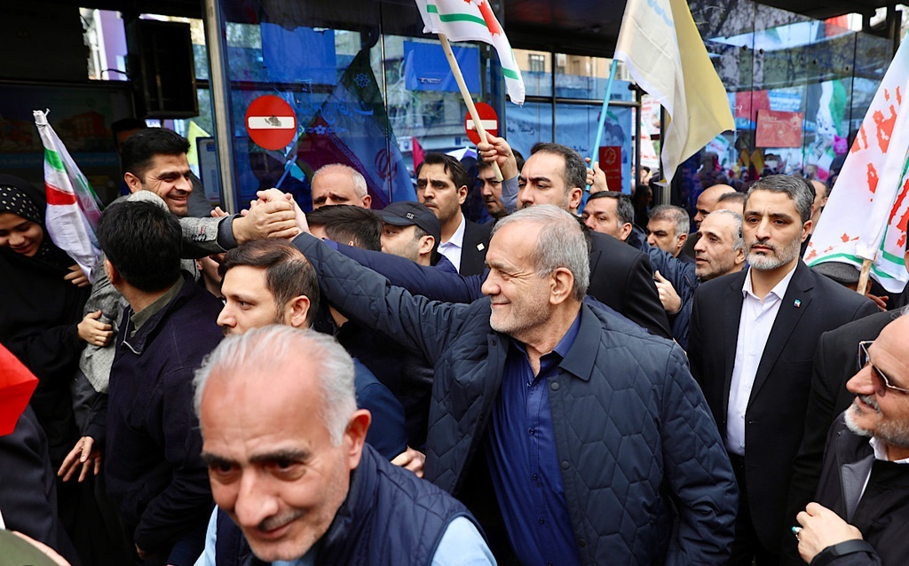 روز چهاردهم/ موج ۴۳ عملیات وعده صادق۴ با رمز یا شدیدالعقاب/ ضربات نیروی دریایی سپاه بر مقر ناوگان پنجم آمریکا/ بروزرسانی می شود روز چهاردهم/ موج ۴۳ عملیات وعده صادق۴ با رمز یا شدیدالعقاب/ ضربات نیروی دریایی سپاه بر مقر ناوگان پنجم آمریکا/ بروزرسانی می شود