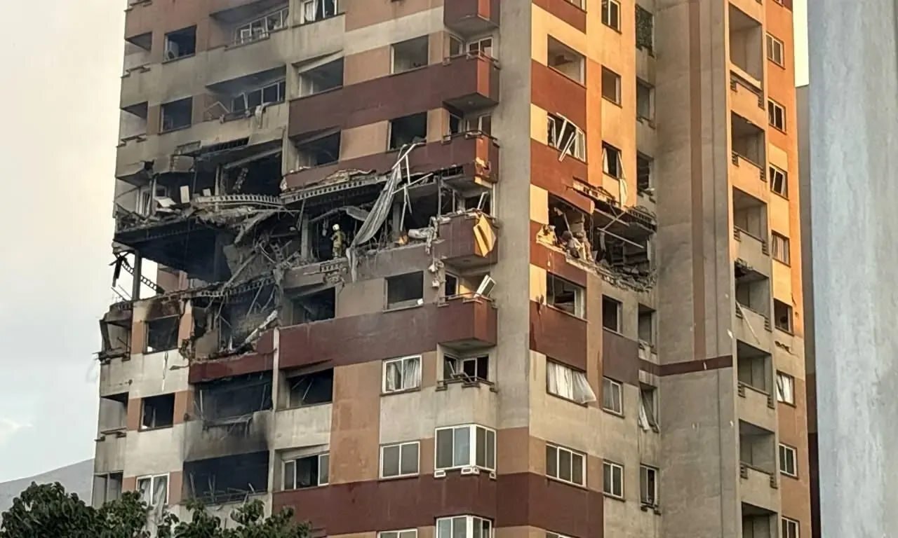 روز شانزدهم/دشمن با پهپاد کپیشده به اهداف غیرموجه همسایگان حمله میکند/ بروزرسانی می شود روز شانزدهم/دشمن با پهپاد کپیشده به اهداف غیرموجه همسایگان حمله میکند/ بروزرسانی می شود