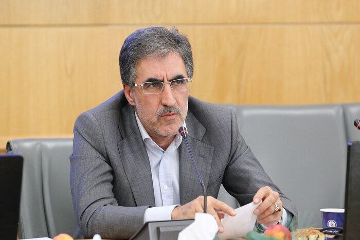 بانک مرکزی چرخ تولید و صادرات را قفل کرده است / ۱۰ سال حبس معادن در دست برخی بهرهبرداران / خودرو را با هر قیمت و کیفیتی به مردم فروختند بانک مرکزی چرخ تولید و صادرات را قفل کرده است / ۱۰ سال حبس معادن در دست برخی بهرهبرداران / خودرو را با هر قیمت و کیفیتی به مردم فروختند