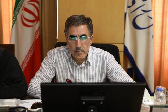 بانک مرکزی چرخ تولید و صادرات را قفل کرده است / ۱۰ سال حبس معادن در دست برخی بهرهبرداران / خودرو را با هر قیمت و کیفیتی به مردم فروختند بانک مرکزی چرخ تولید و صادرات را قفل کرده است / ۱۰ سال حبس معادن در دست برخی بهرهبرداران / خودرو را با هر قیمت و کیفیتی به مردم فروختند