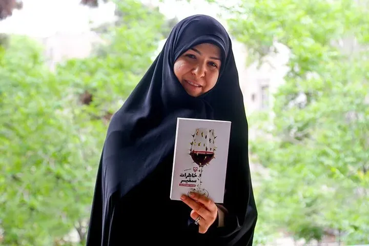 نیلوفر شادمهری نیلوفر شادمهری