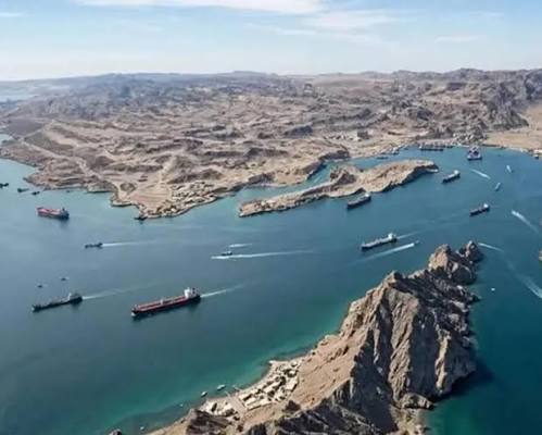 تفاهم ایران و عمان به معنای بازگشایی تنگه هرمز نیست / هرمز تا پایان محاصره آمریکا باز نمیشود تفاهم ایران و عمان به معنای بازگشایی تنگه هرمز نیست / هرمز تا پایان محاصره آمریکا باز نمیشود